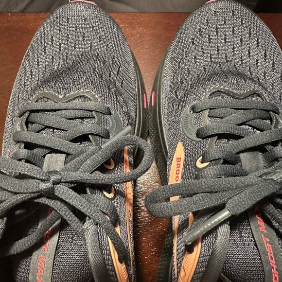Womens Brooks Ghost Max Running Shoe Size 7.5, Black - Picture 5 of 11
